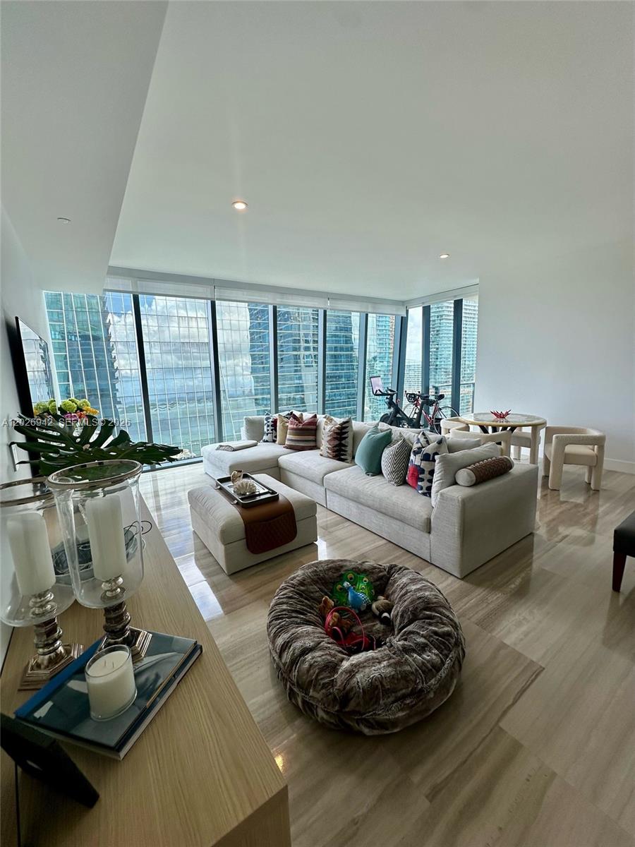 1451 Brickell Ave 3804
