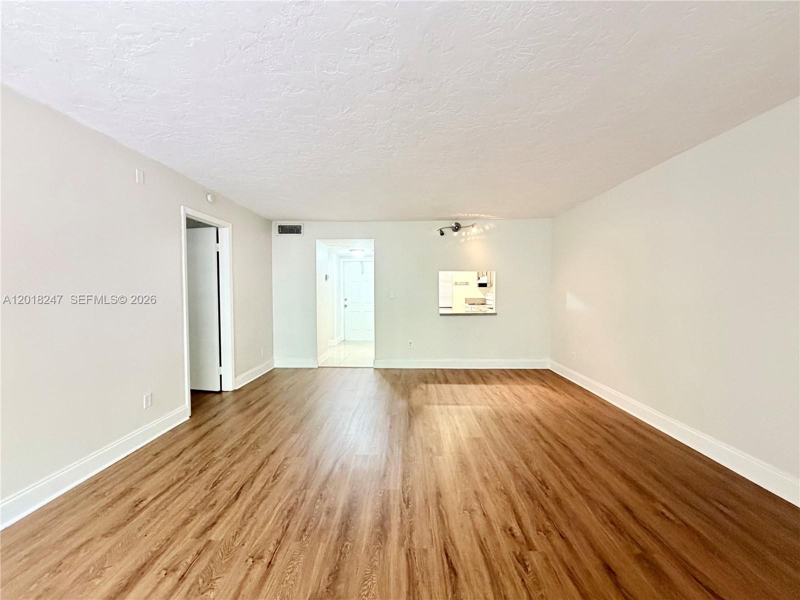LAGO WEST CONDOMINIUM - Residential