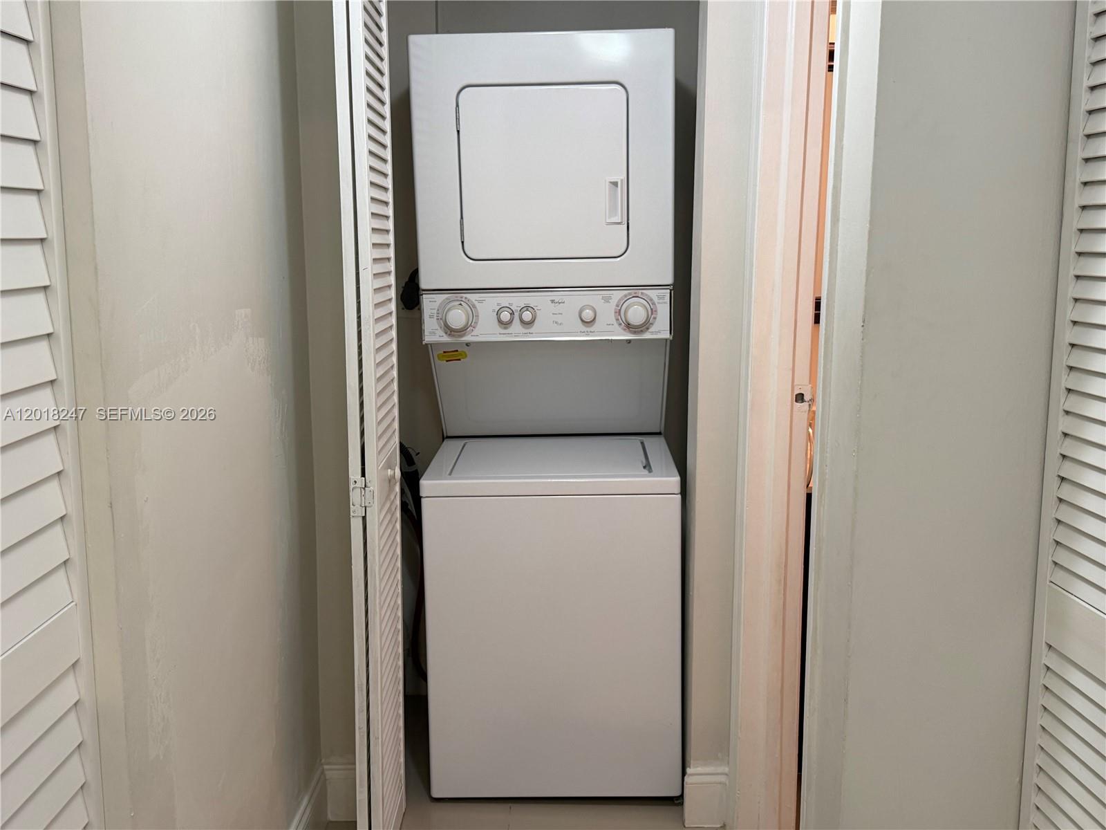 LAGO WEST CONDOMINIUM - Residential