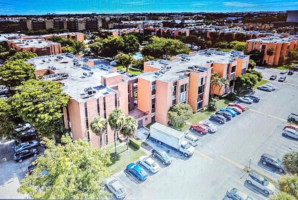 VERSIALLES GARDENS II CON - Residential