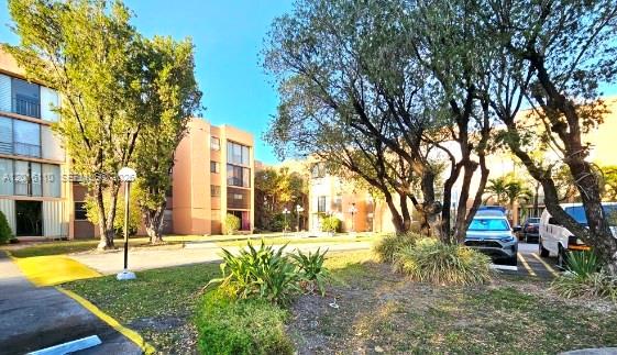 VERSIALLES GARDENS II CON - Residential