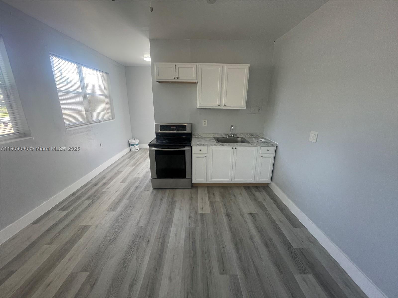 HOLLYWOOD SOUTH SIDE ADD - Residential Lease