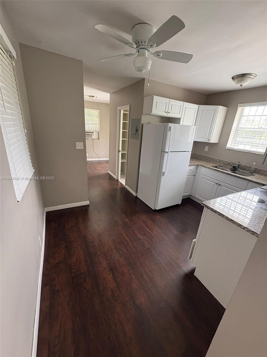 812 SW 19 ST 2