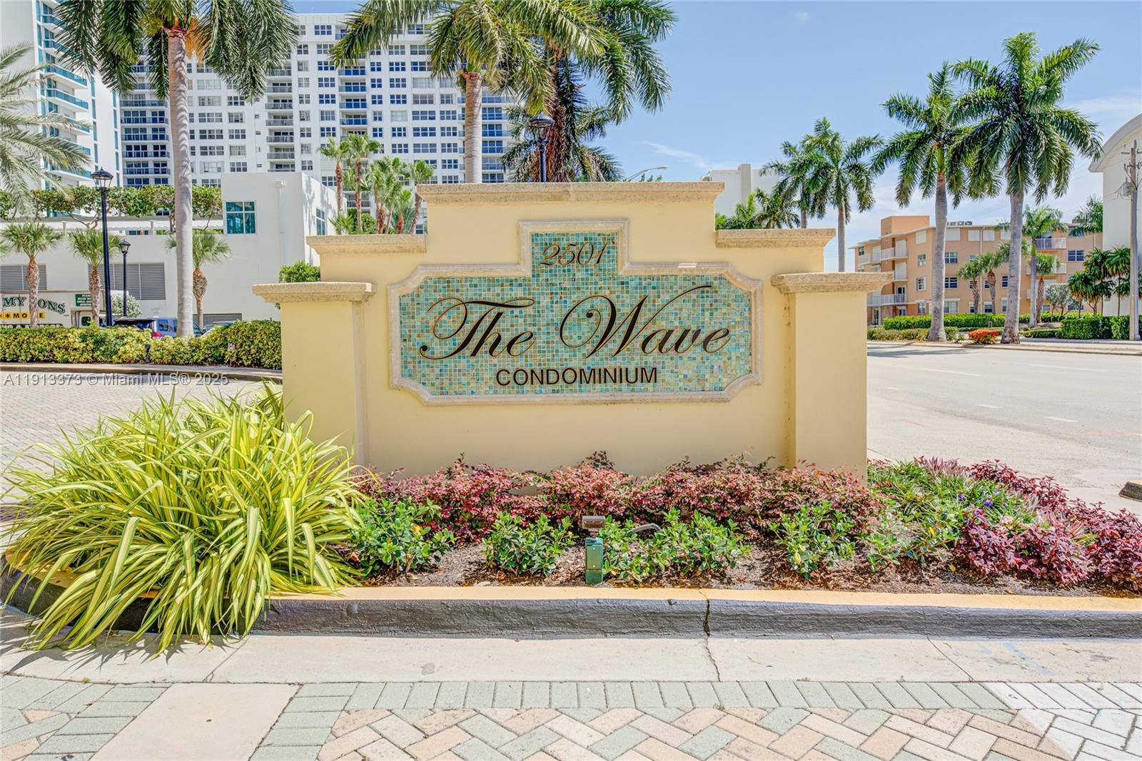 WAVE CONDO - Residential Lease