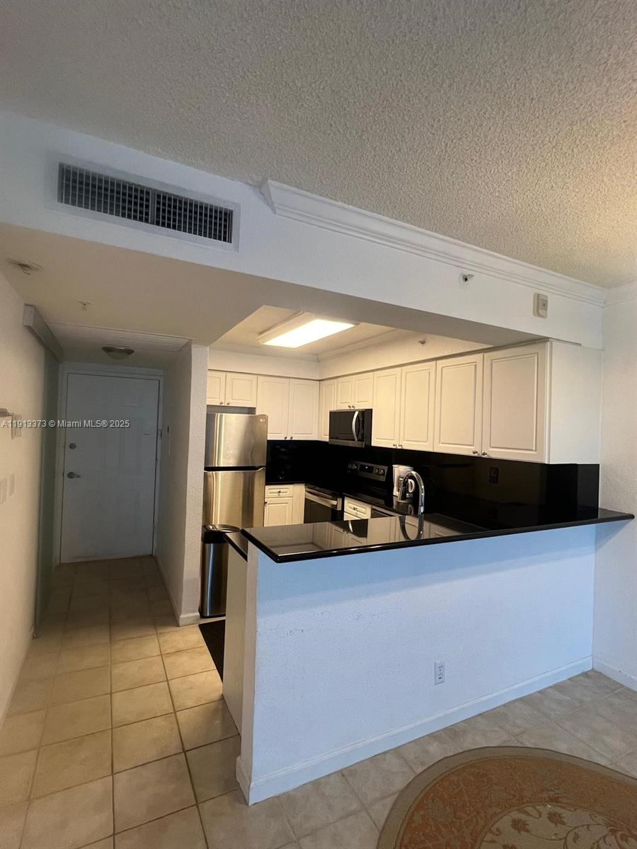WAVE CONDO - Residential Lease