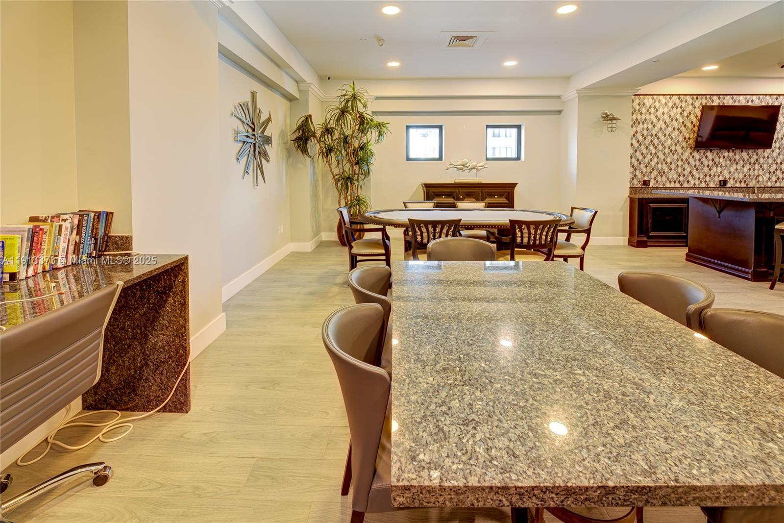 WAVE CONDO - Residential Lease