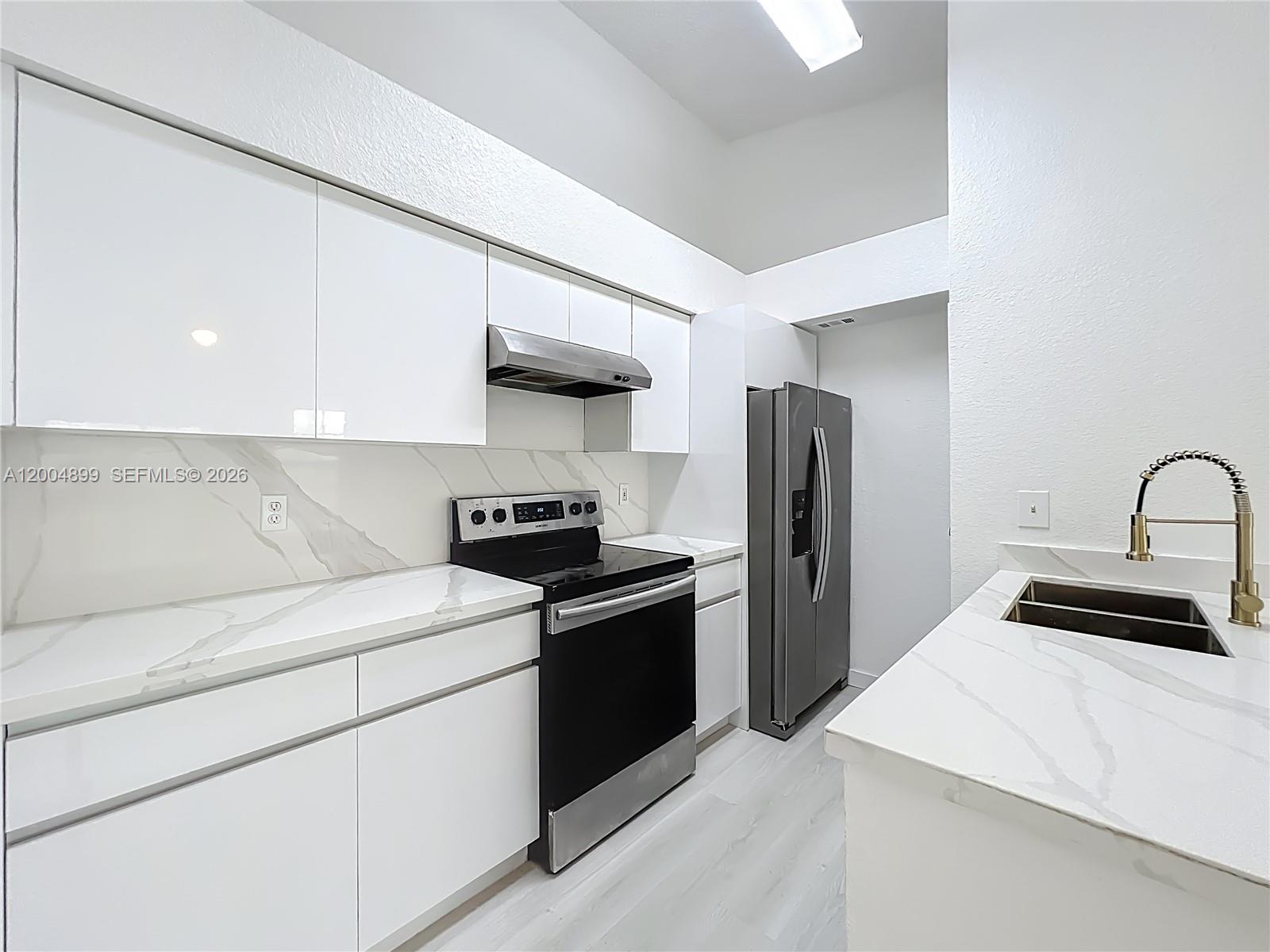 Belmont/PK CENTRAL CONDO - Residential