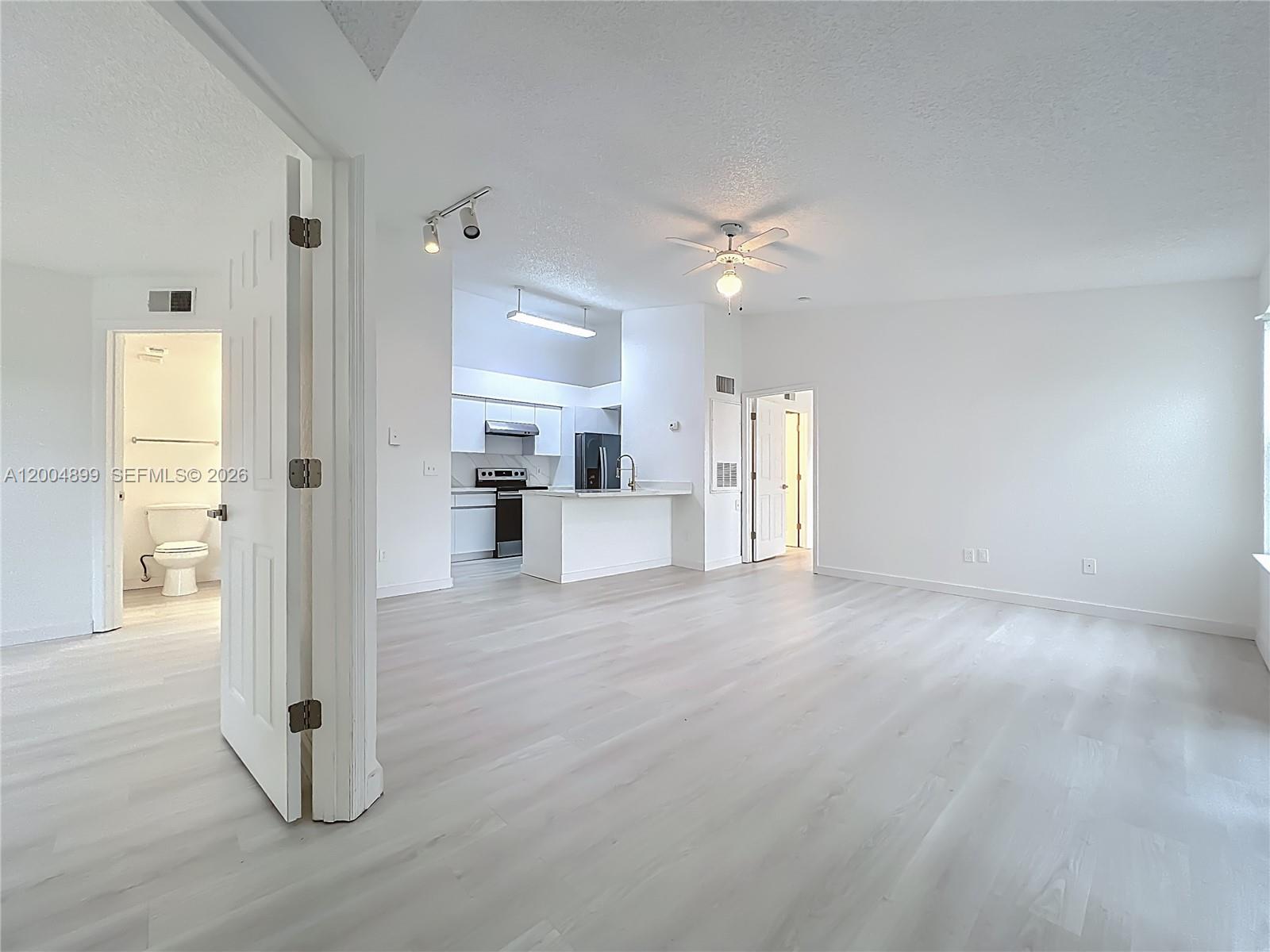 2225 Metropolitan Way 1225