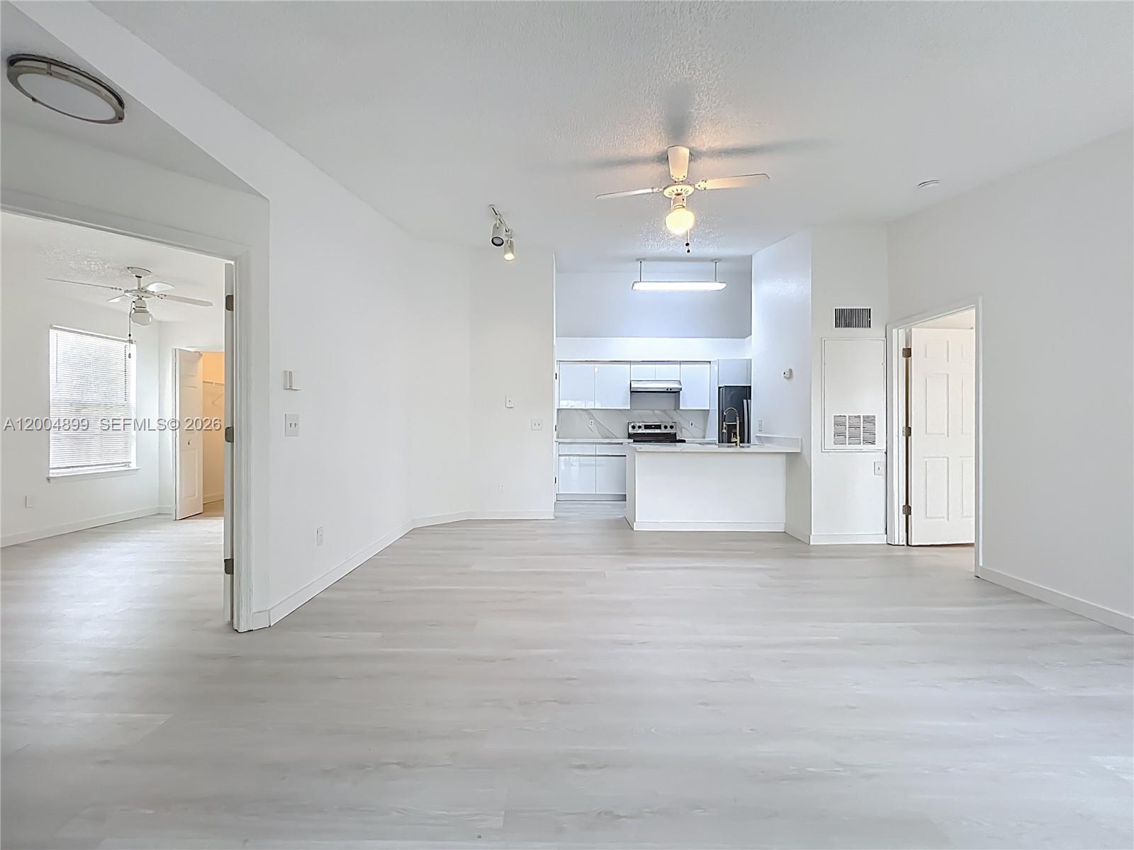 2225 Metropolitan Way 1225