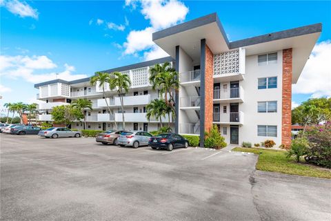 A home in Lauderdale Lakes