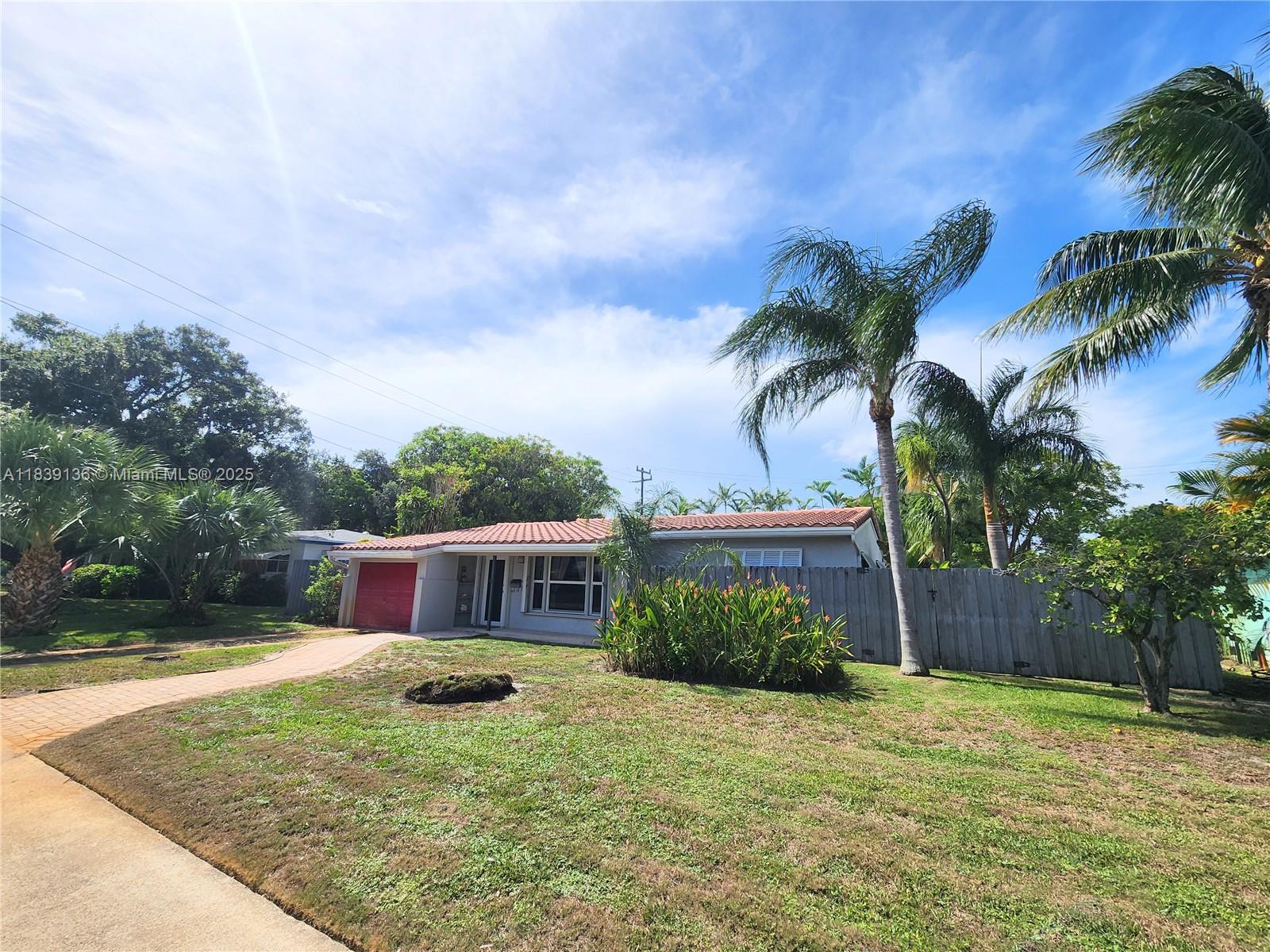 2451 SW 16th St