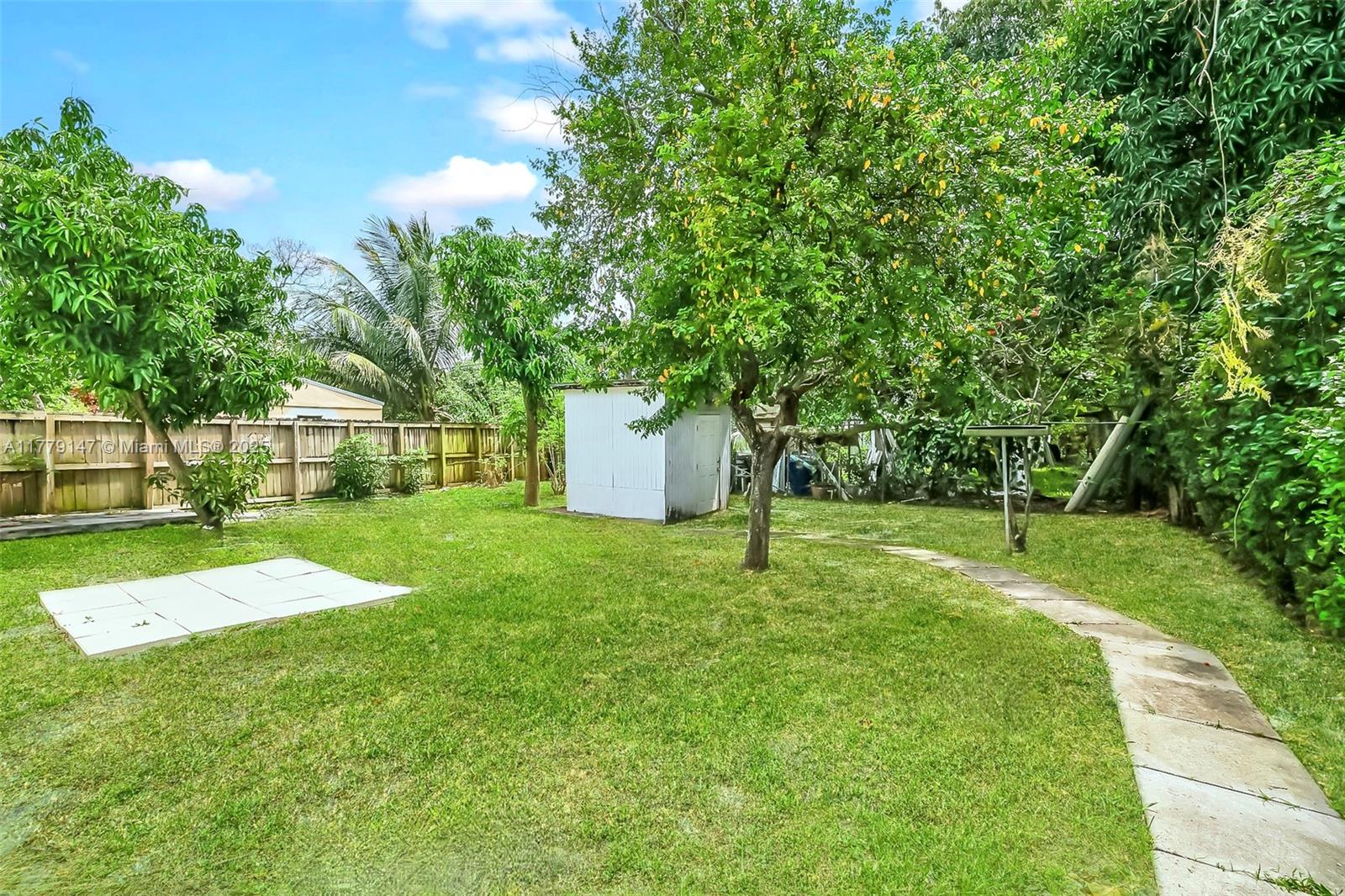 320 NW 117th St