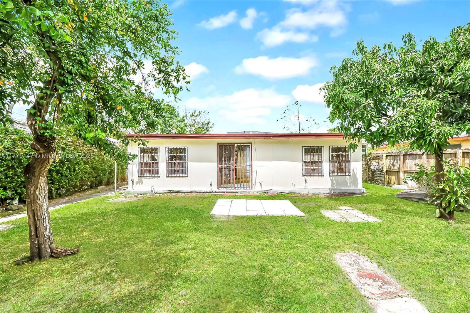 320 NW 117th St