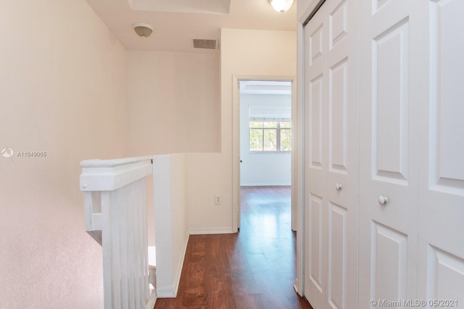 KENDALL BREEZE - Residential Lease