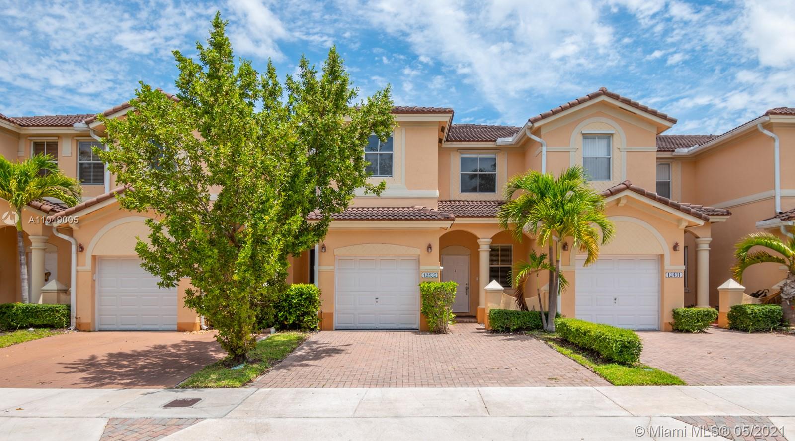 KENDALL BREEZE - Residential Lease