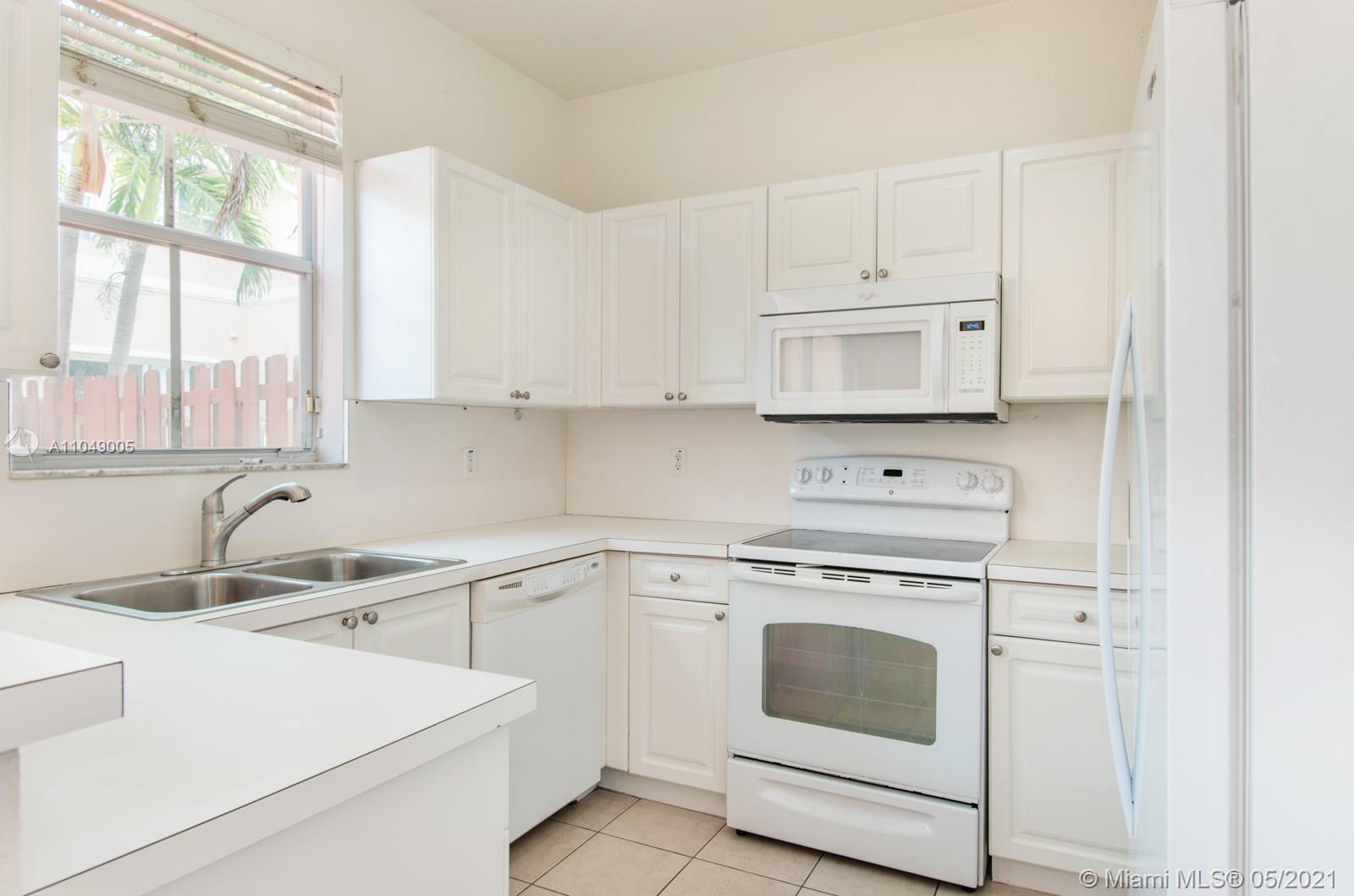 KENDALL BREEZE - Residential Lease