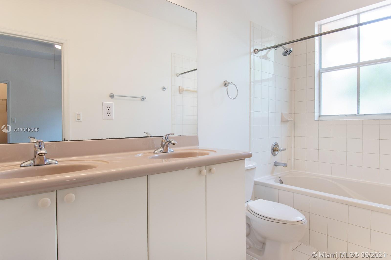 KENDALL BREEZE - Residential Lease