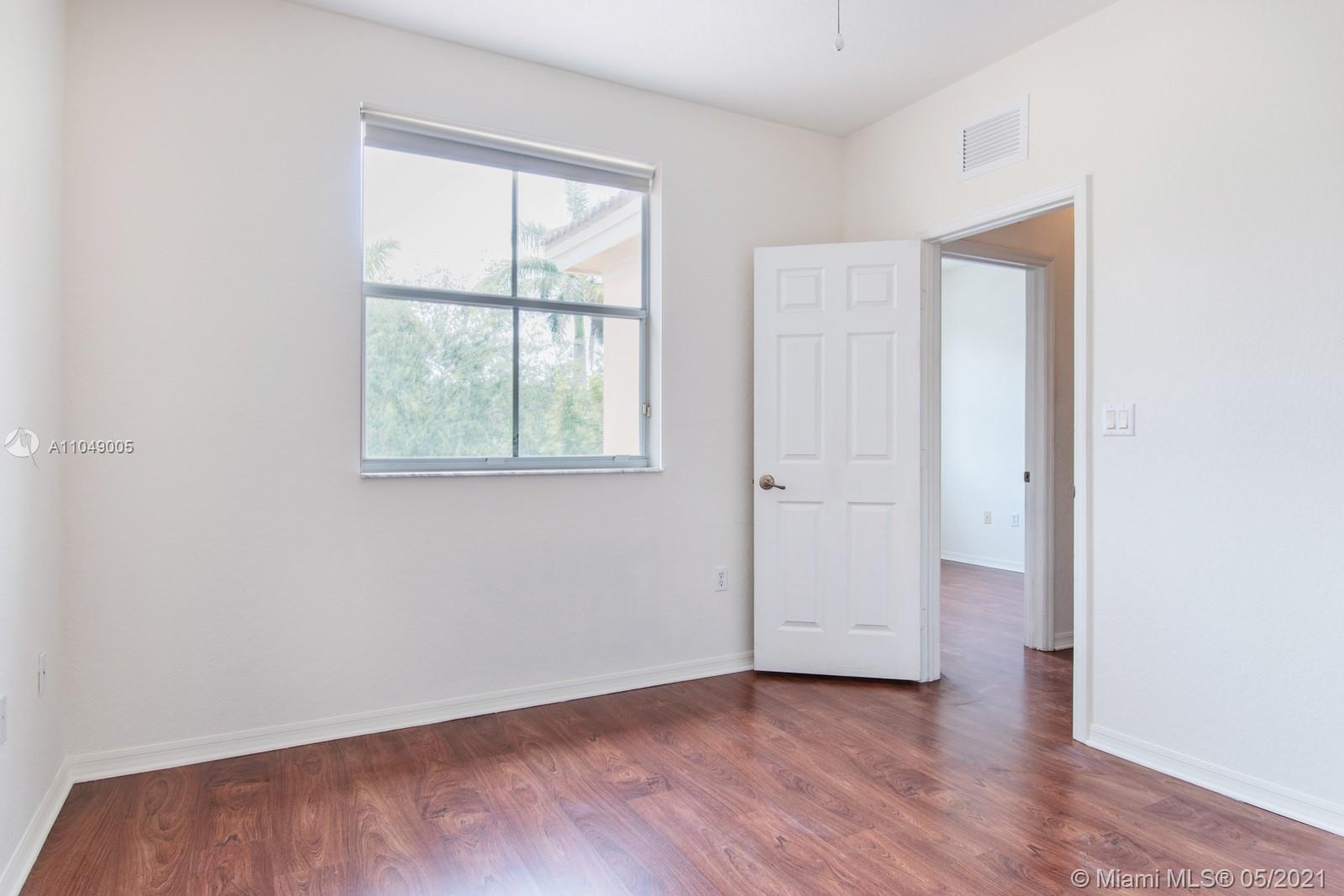 KENDALL BREEZE - Residential Lease