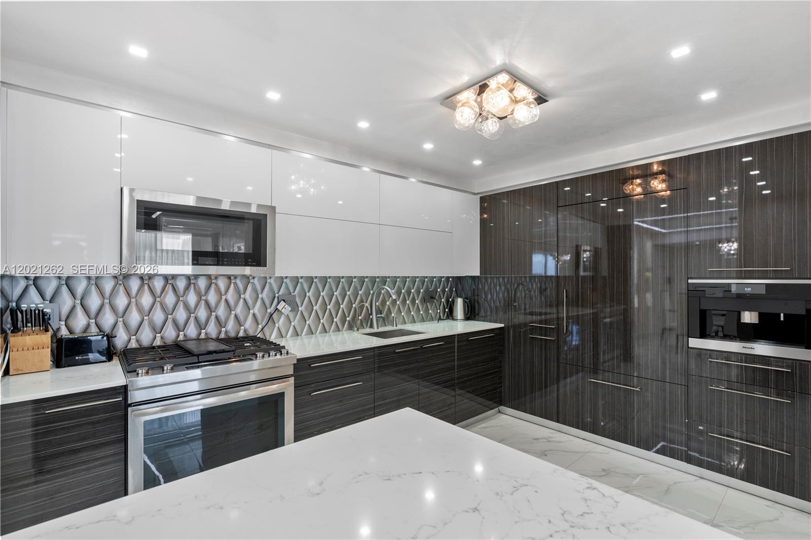 PARKER PLAZA CONDO ESTATE - Residential