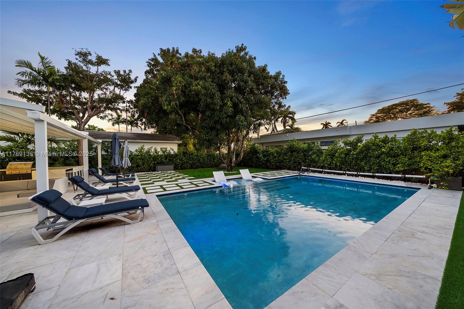 BEACH VIEW ADDN - Residential