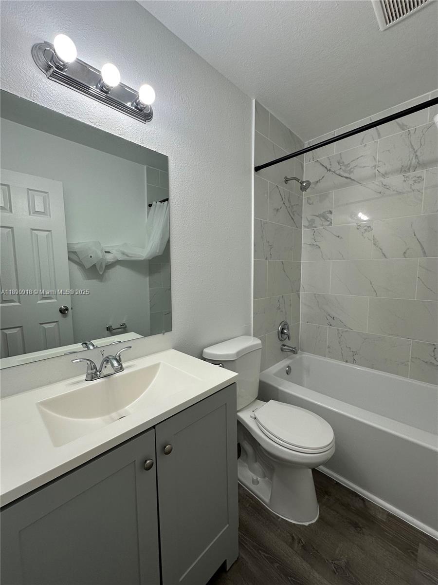 OAKLAND MANORS AMENDED PL - Residential Lease