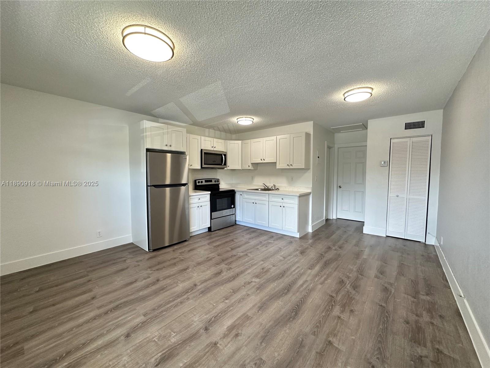 OAKLAND MANORS AMENDED PL - Residential Lease