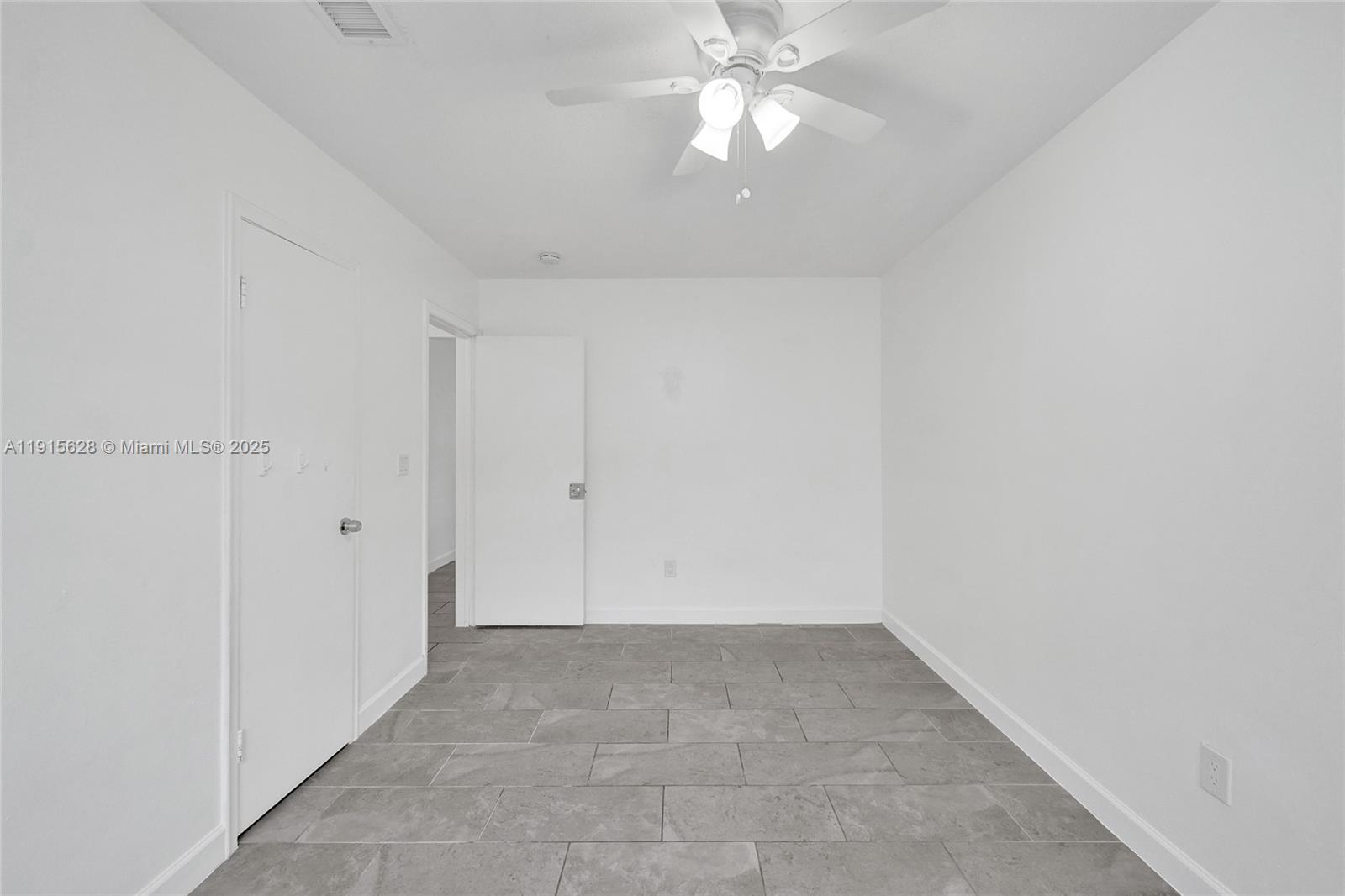 DRIFTWOOD PLAZA NO 3 - Residential Lease