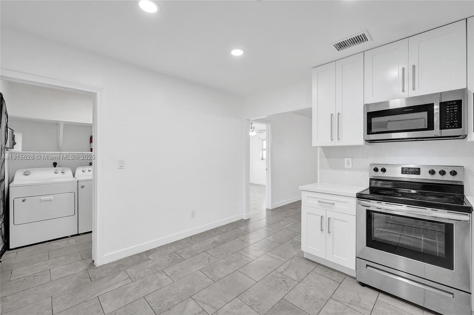 DRIFTWOOD PLAZA NO 3 - Residential Lease