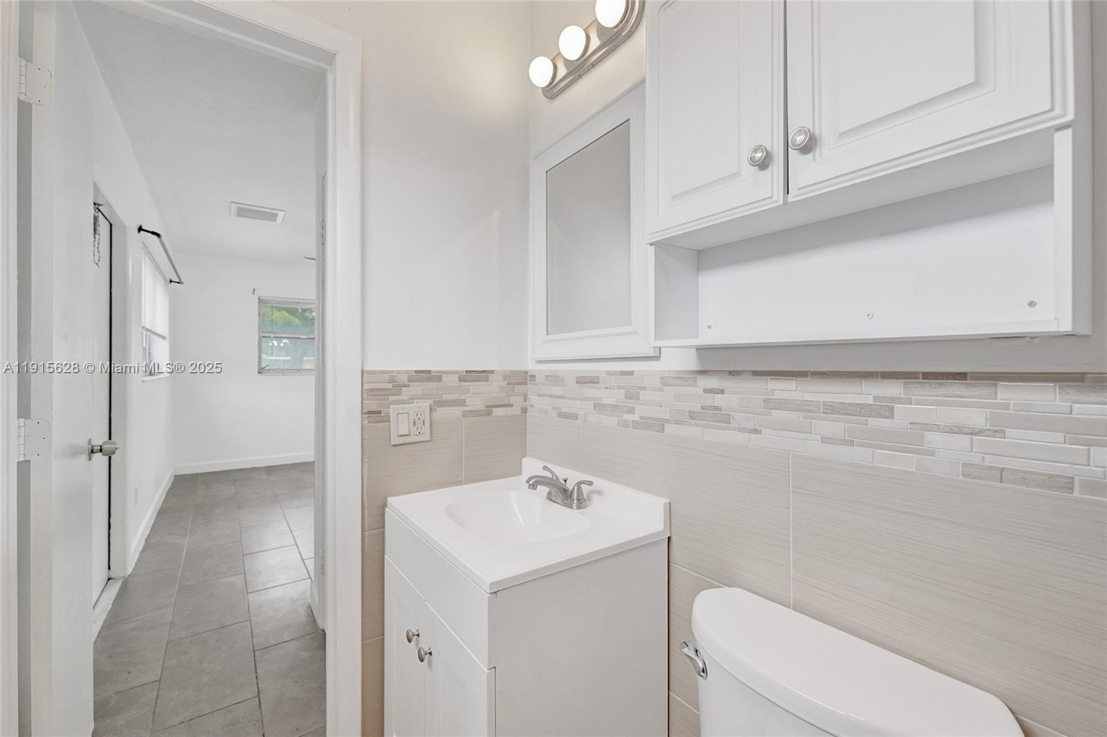 DRIFTWOOD PLAZA NO 3 - Residential Lease