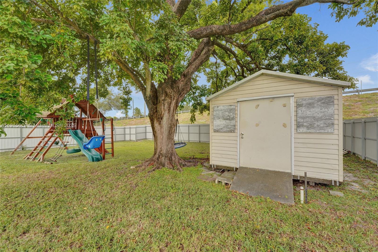 DRIFTWOOD PLAZA NO 3 - Residential Lease