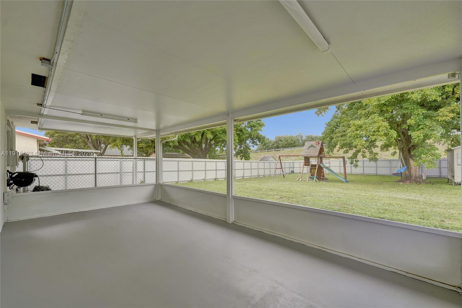 DRIFTWOOD PLAZA NO 3 - Residential Lease