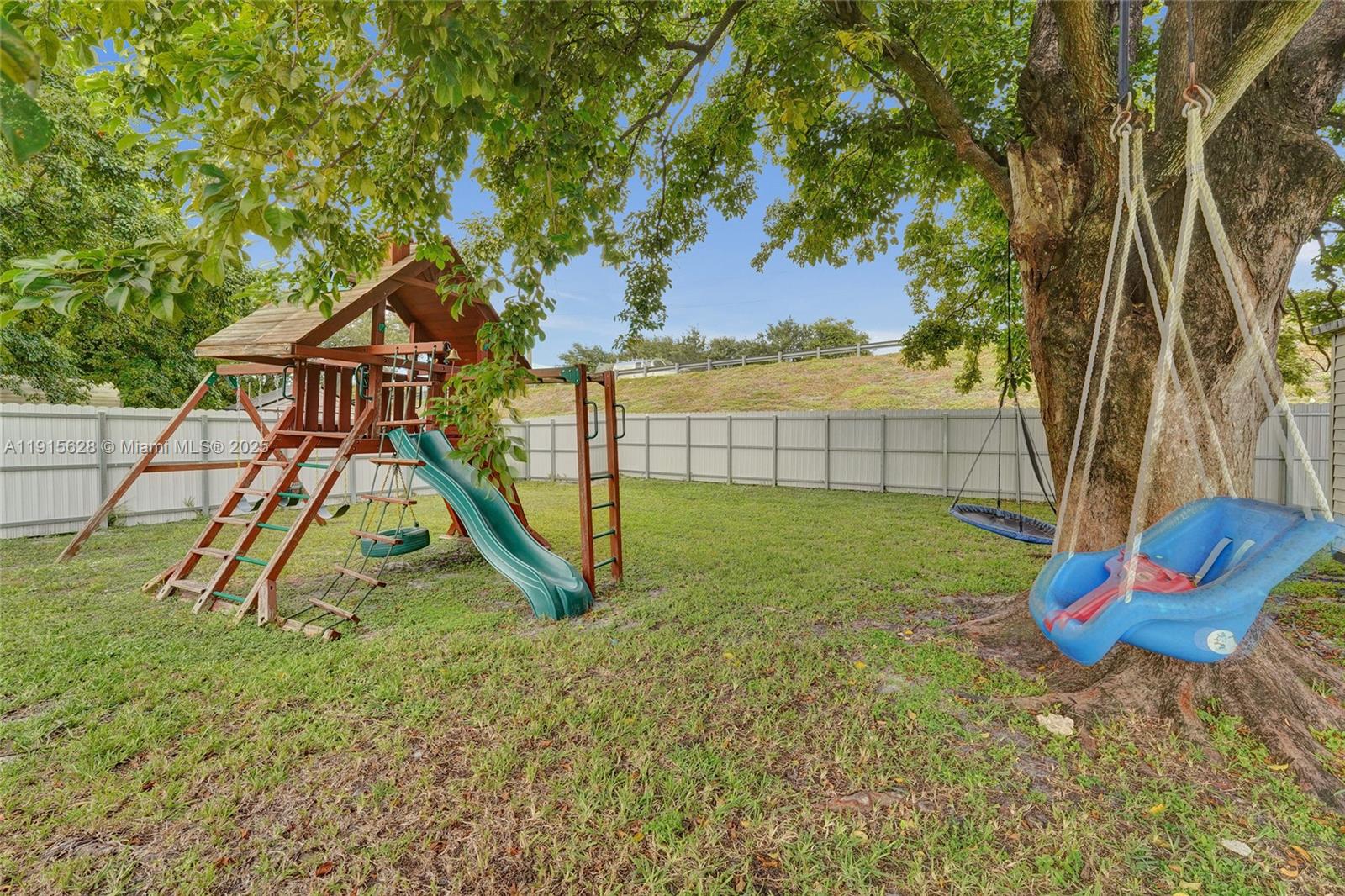 DRIFTWOOD PLAZA NO 3 - Residential Lease