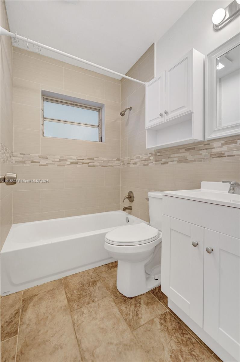 DRIFTWOOD PLAZA NO 3 - Residential Lease