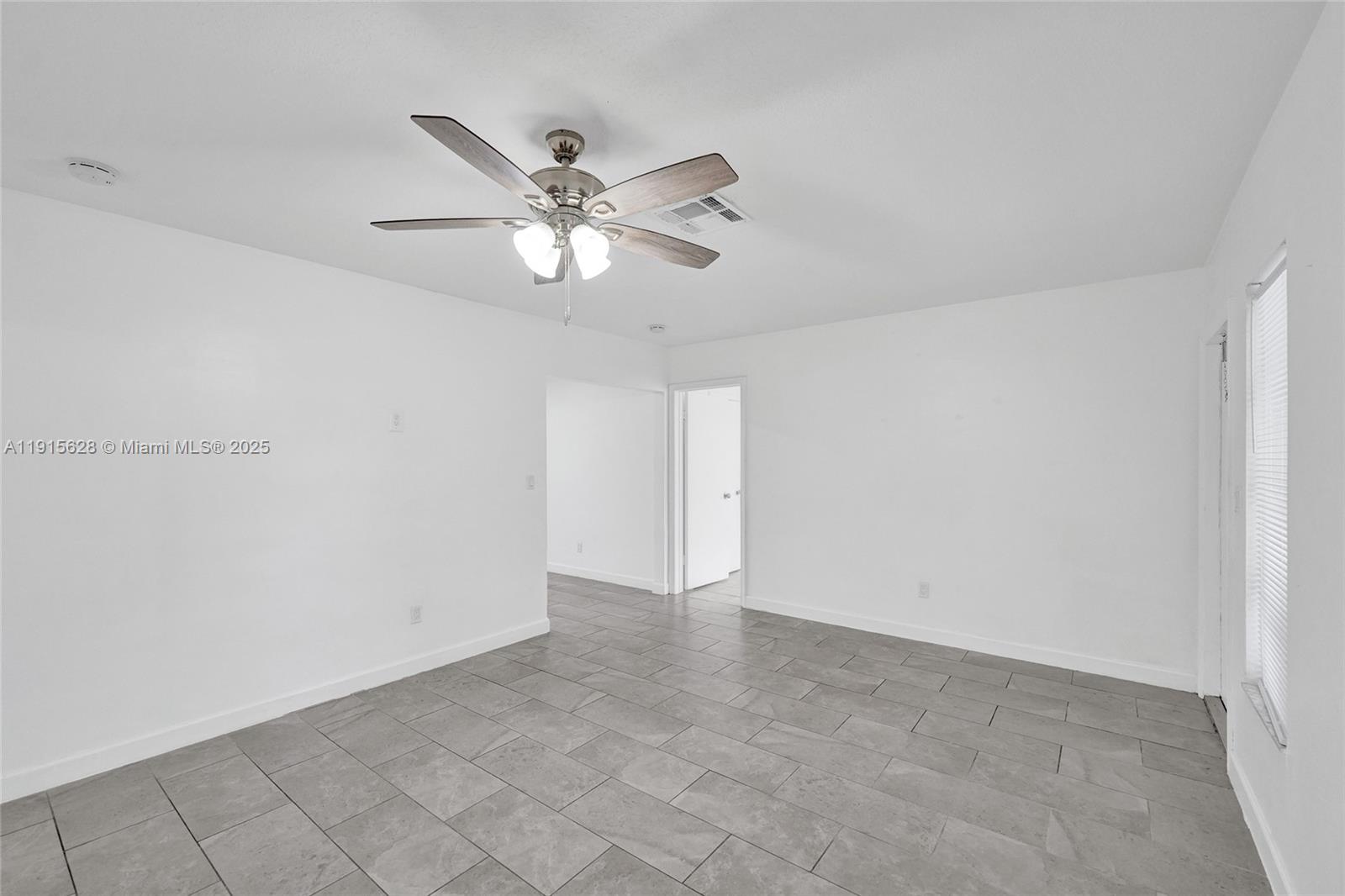 DRIFTWOOD PLAZA NO 3 - Residential Lease