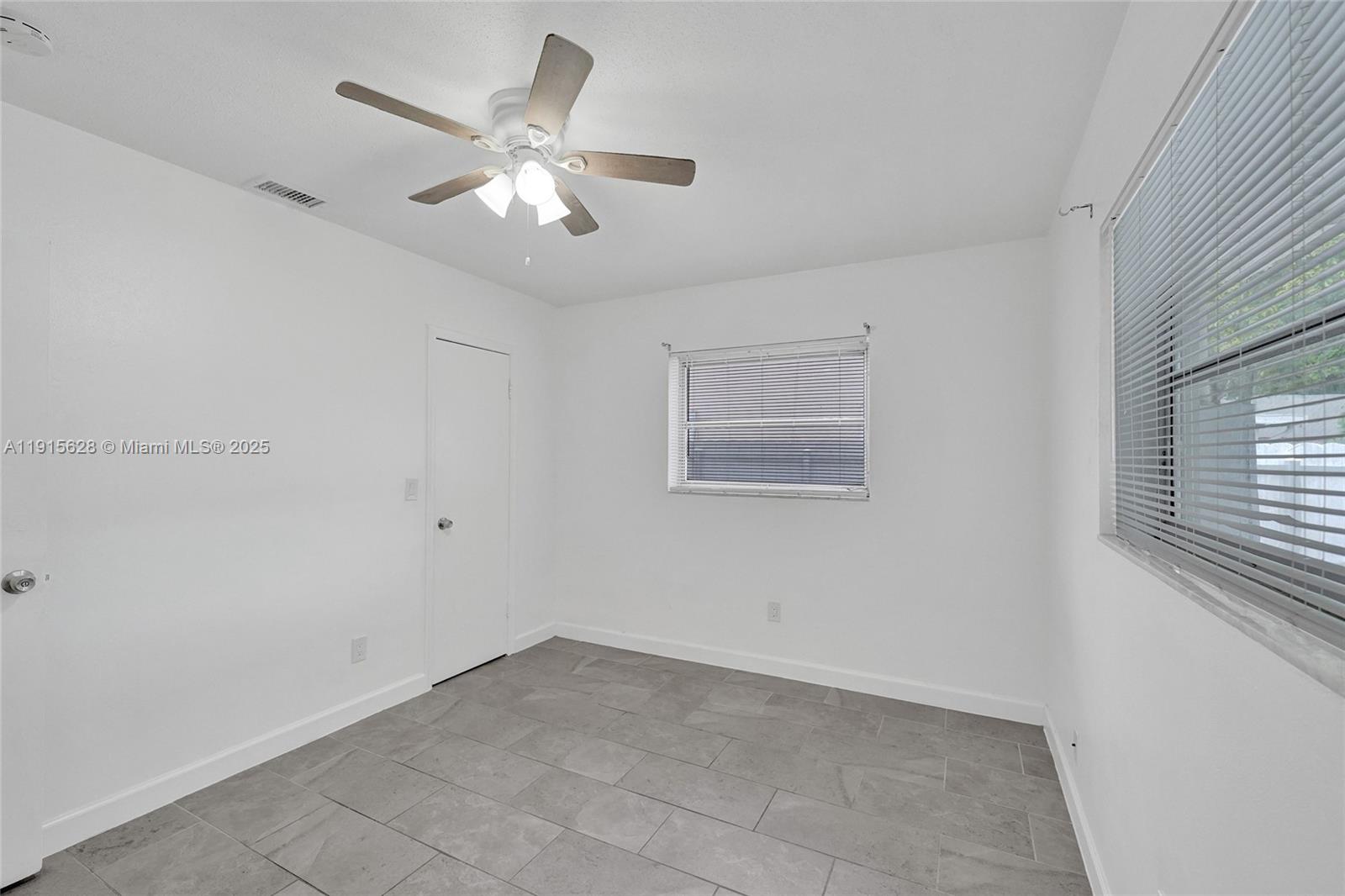 DRIFTWOOD PLAZA NO 3 - Residential Lease