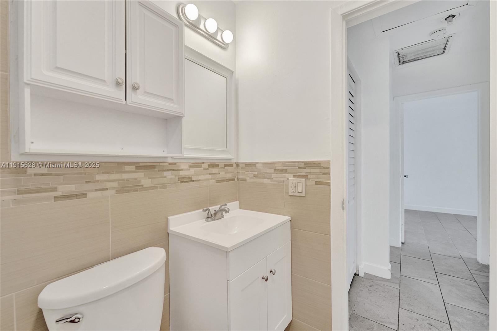 DRIFTWOOD PLAZA NO 3 - Residential Lease