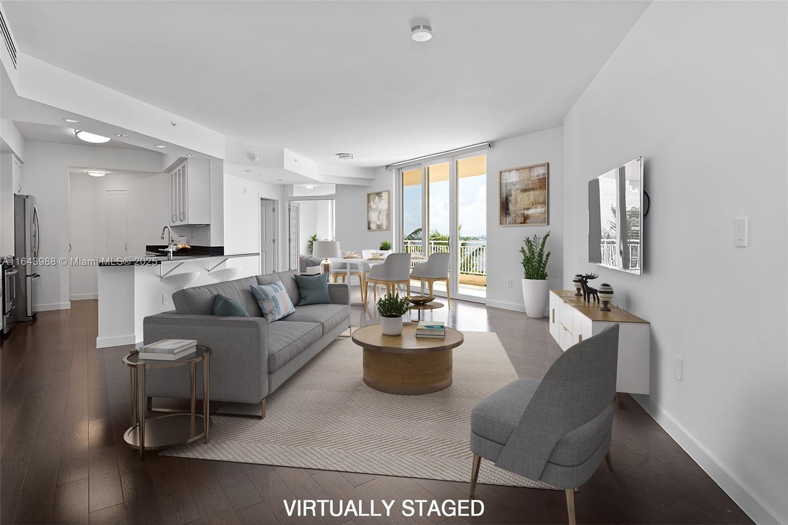THE VISTAS CONDO - Residential