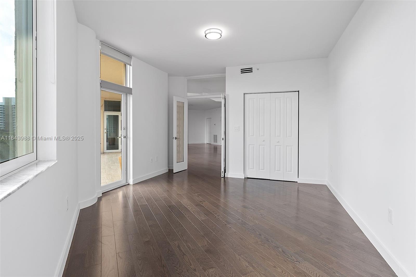THE VISTAS CONDO - Residential