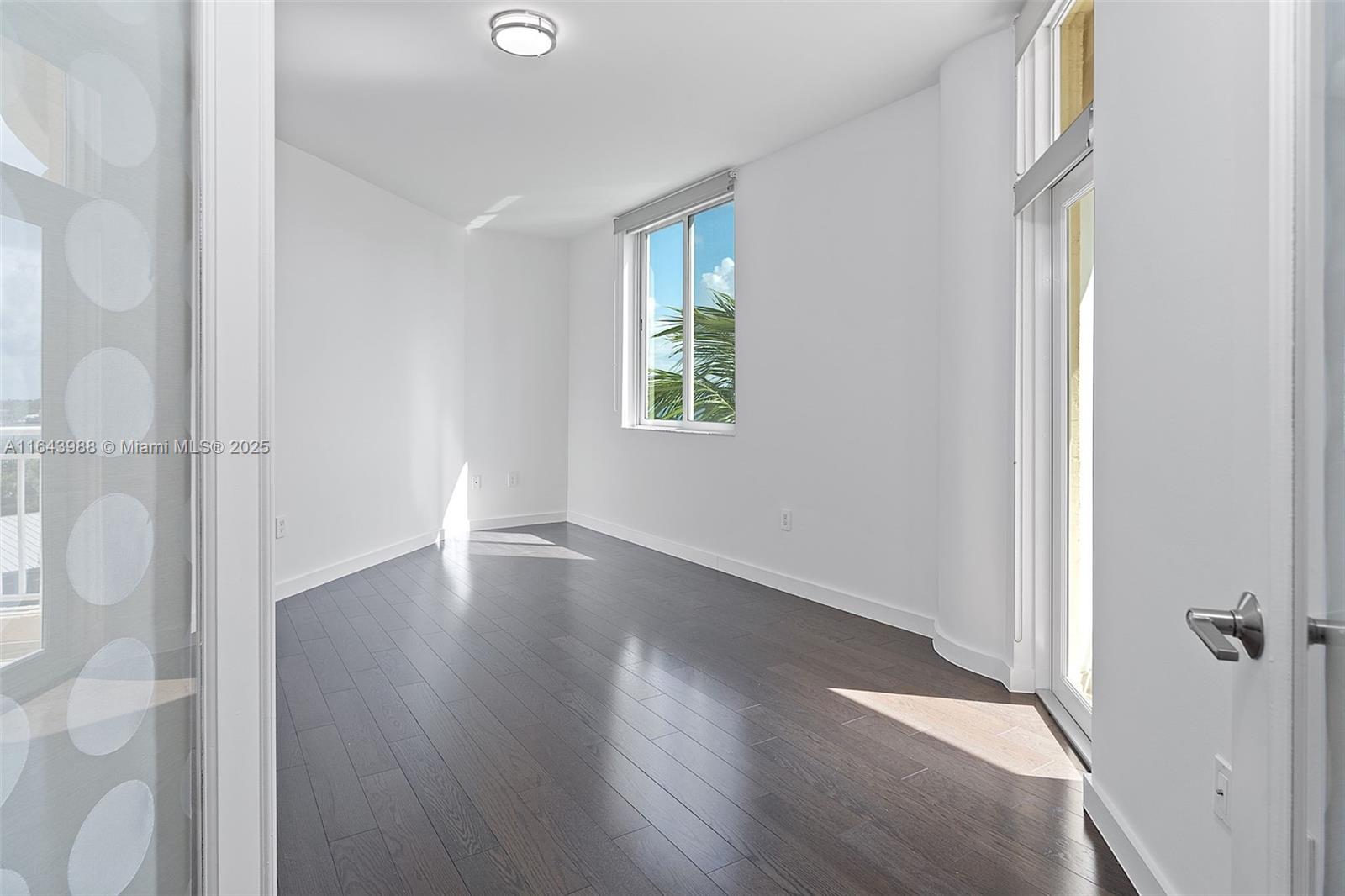 THE VISTAS CONDO - Residential