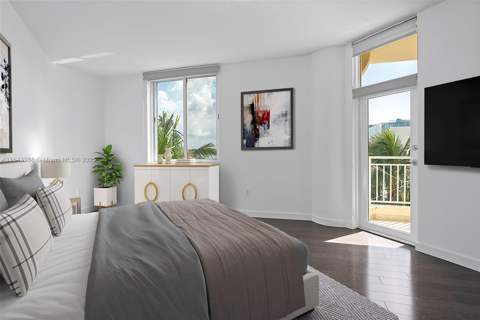 THE VISTAS CONDO - Residential