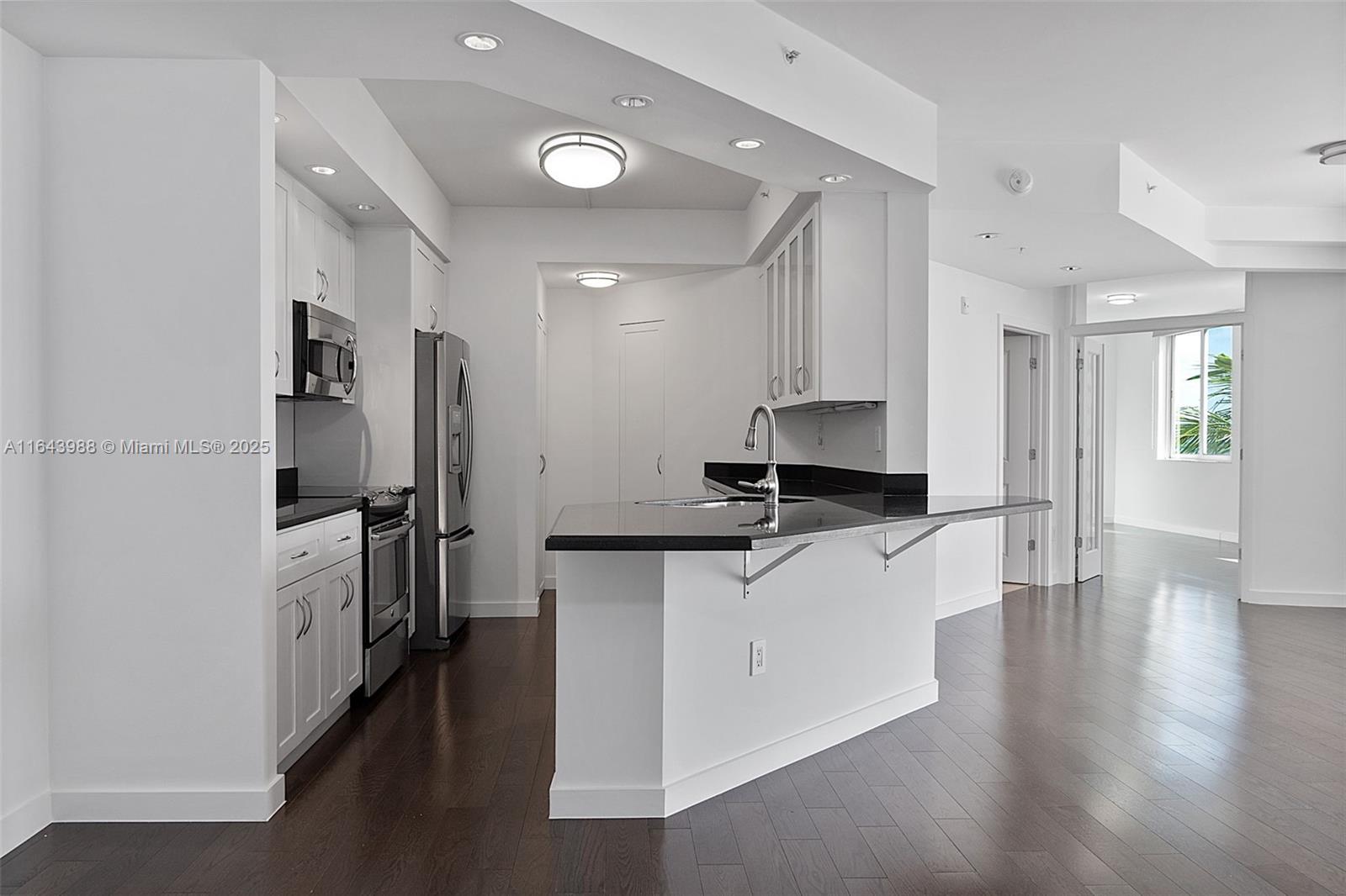 THE VISTAS CONDO - Residential
