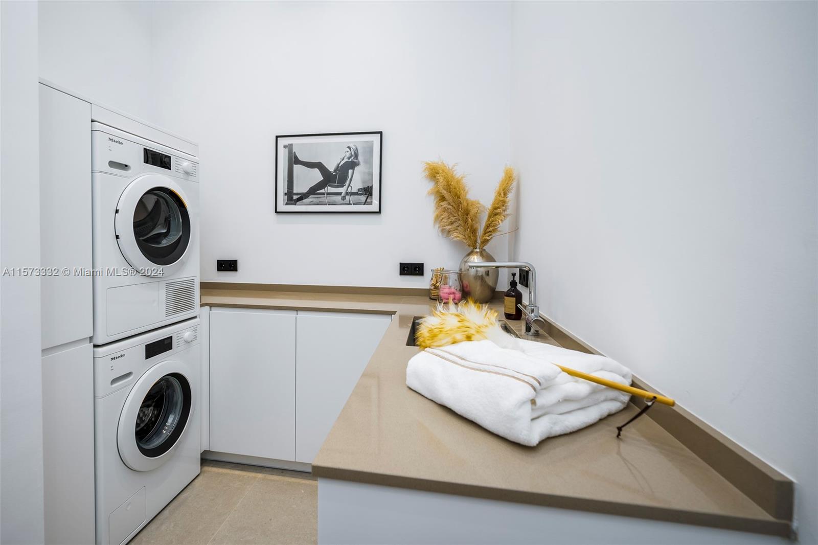 Los Flamingos urbanisation - Residential