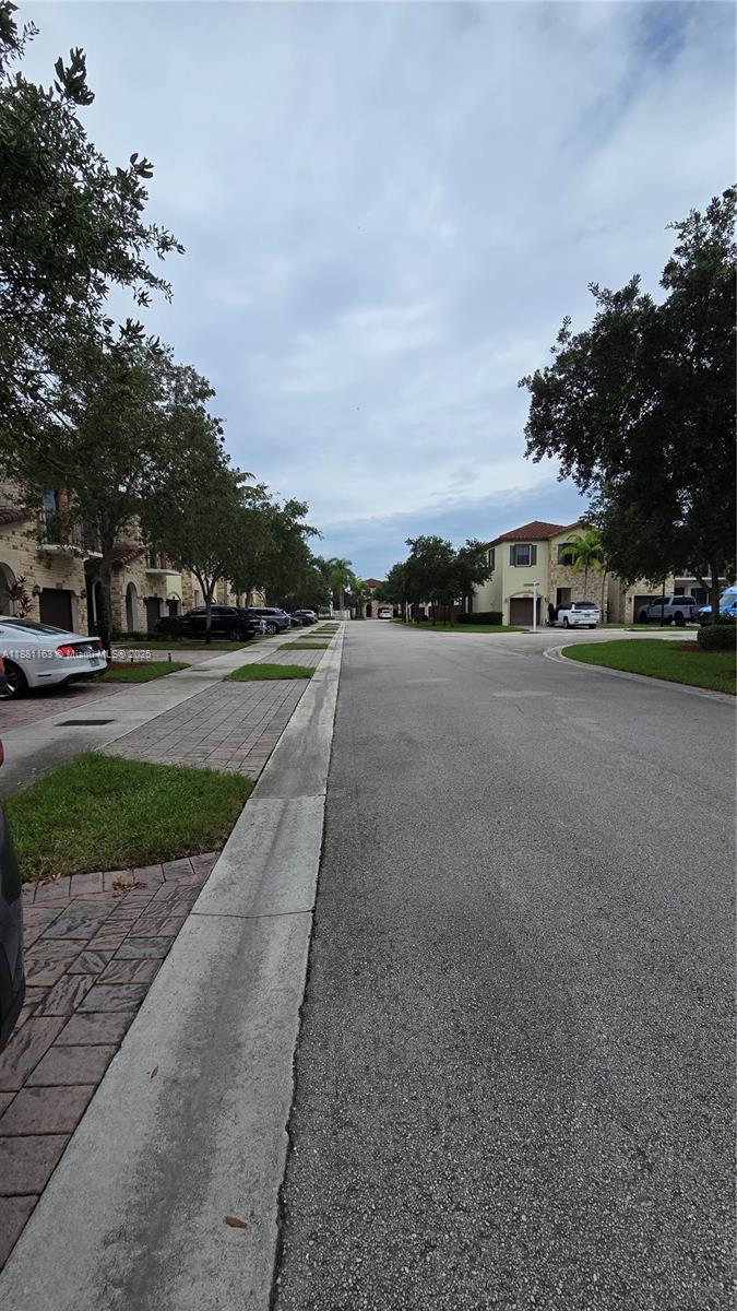 VINTAGE ESTATES - Residential Lease