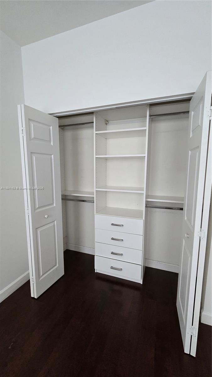 VINTAGE ESTATES - Residential Lease