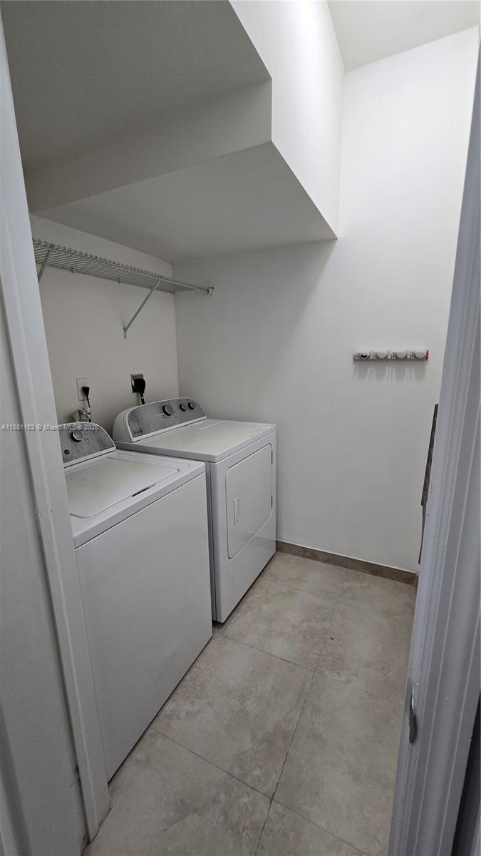 VINTAGE ESTATES - Residential Lease