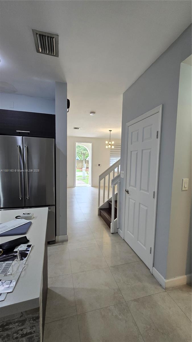 VINTAGE ESTATES - Residential Lease