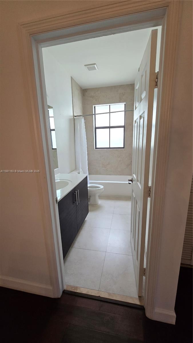 VINTAGE ESTATES - Residential Lease