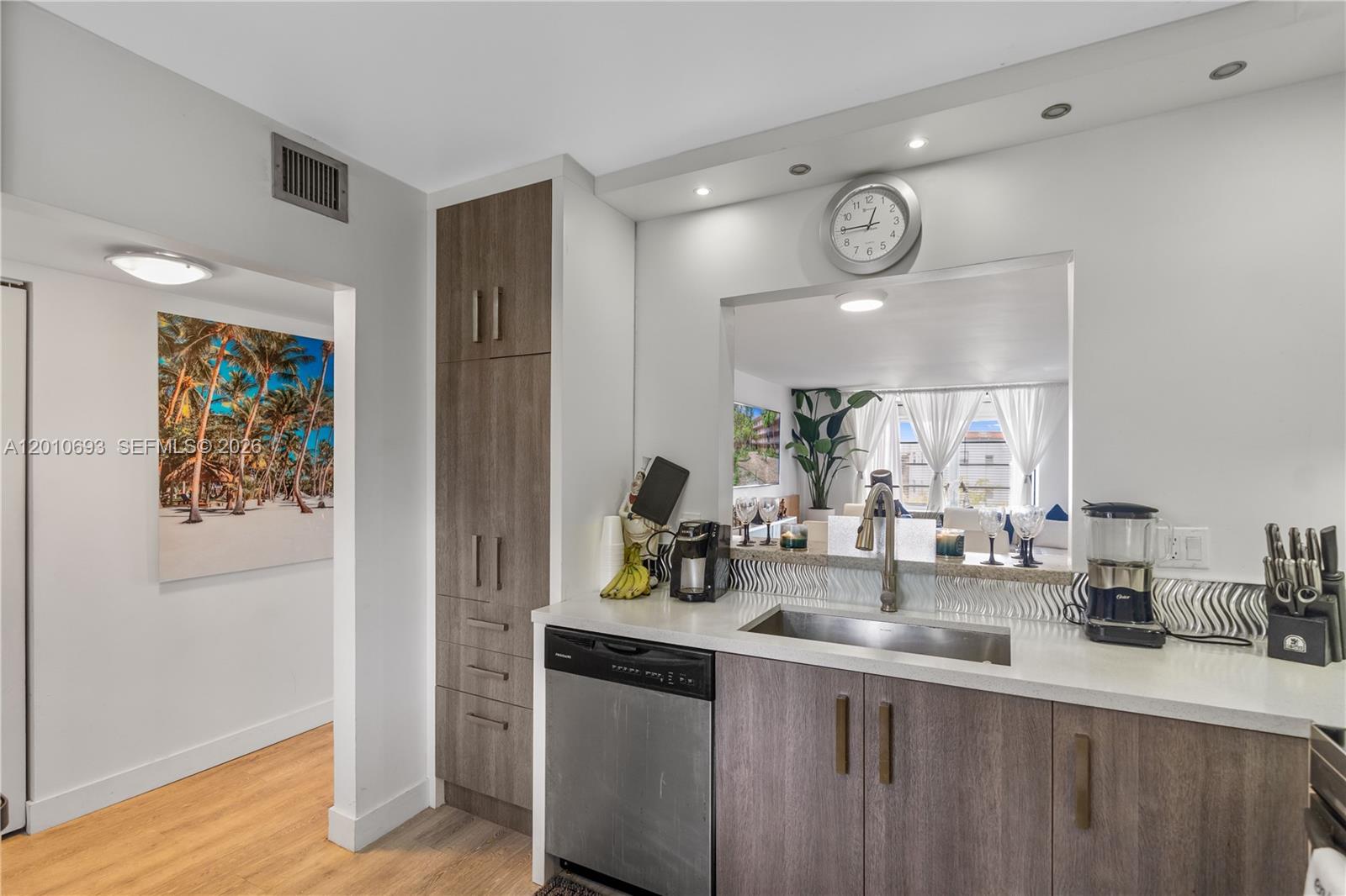 SOMERSET AT LAUDERDALE LA - Residential