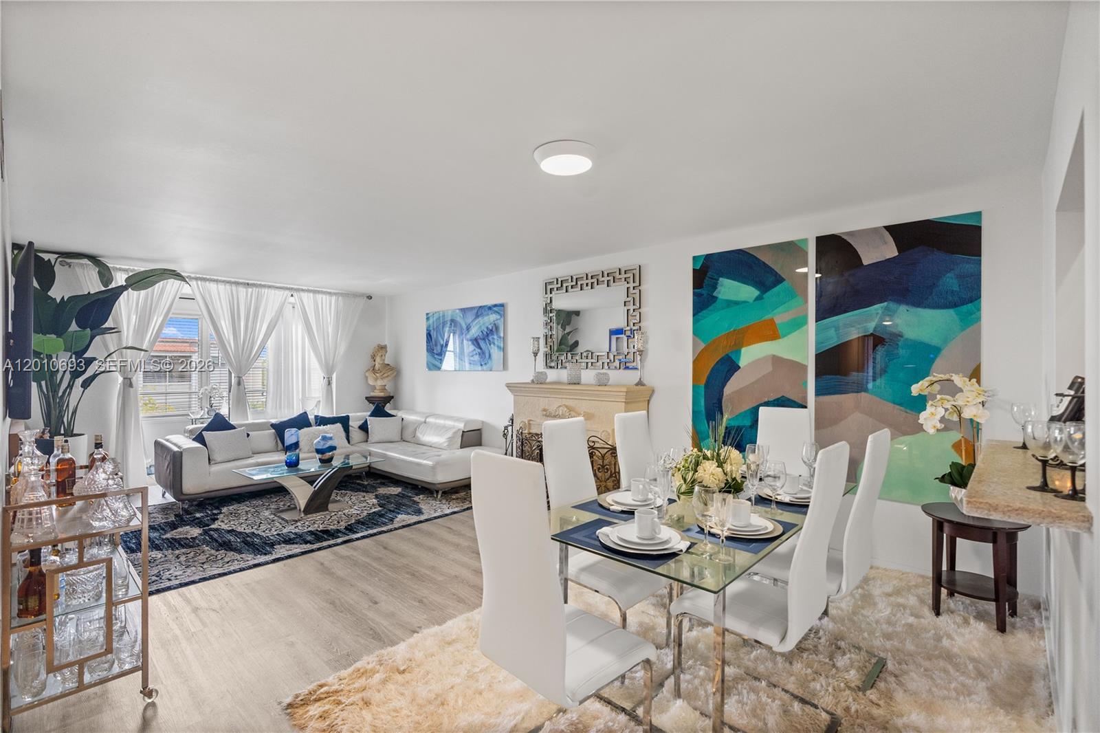 SOMERSET AT LAUDERDALE LA - Residential