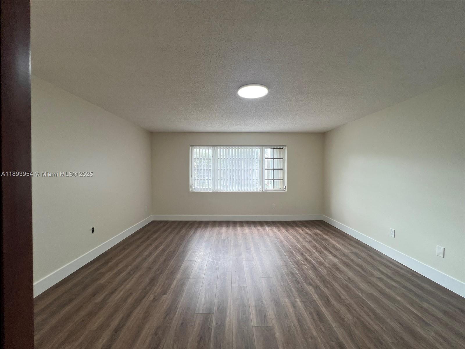 COVE CONDO PHASE I - Residential Lease